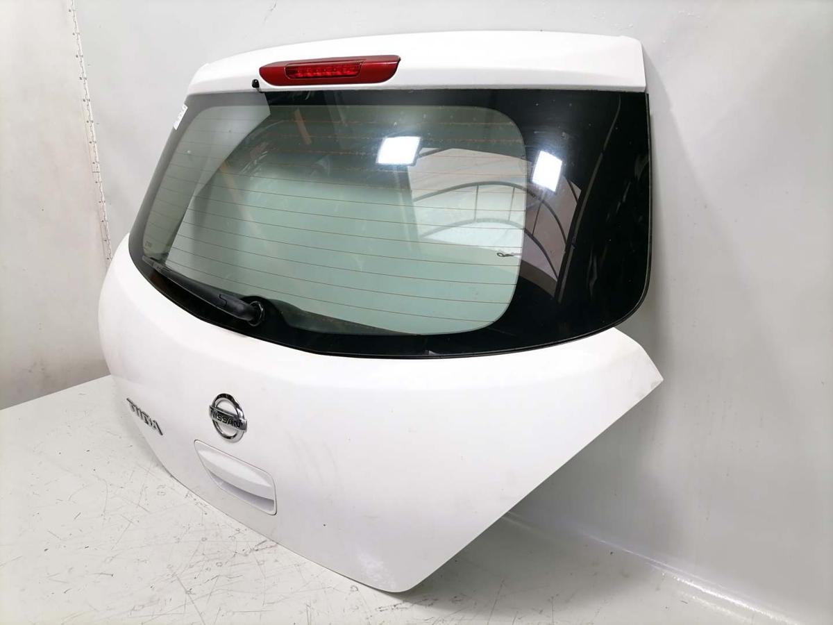 Nissan Tiida original Heckklappe mit Heckscheibe Weiß Fließheck Bj.2007